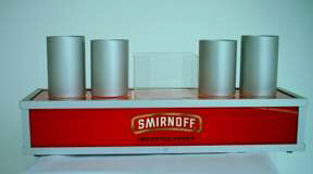 Beleuchtete Barkeeperhilfe: Alu und Plexiglas Konstruktion, mit transparentem Backsitedruck und Serviettenhalter aus einem Plexiglaskub.