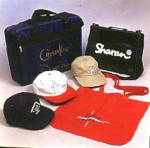 Taschen und Caps Sonderanfertigungen von Taschen und Caps. Mit individuelle Innentaschen und Fächern.